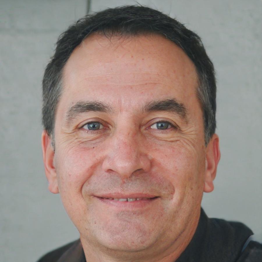 Retrato de Esteban Villamayor, director de programas